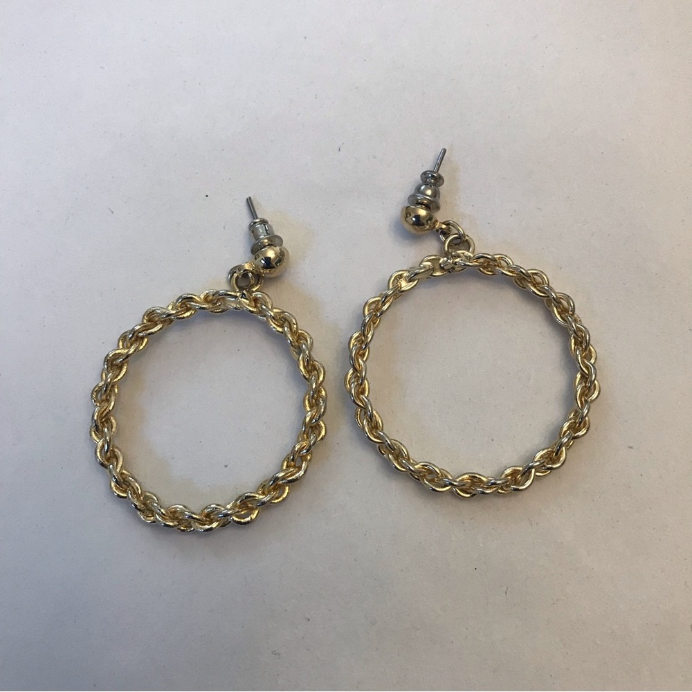 Gold Chainlink Stud Earrings